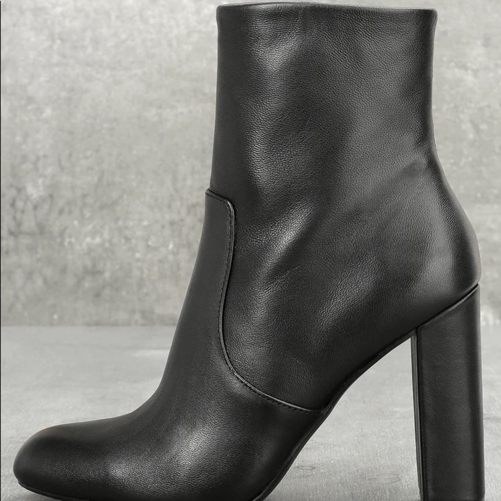 Black Mid Ankle Steve Madden Booties.